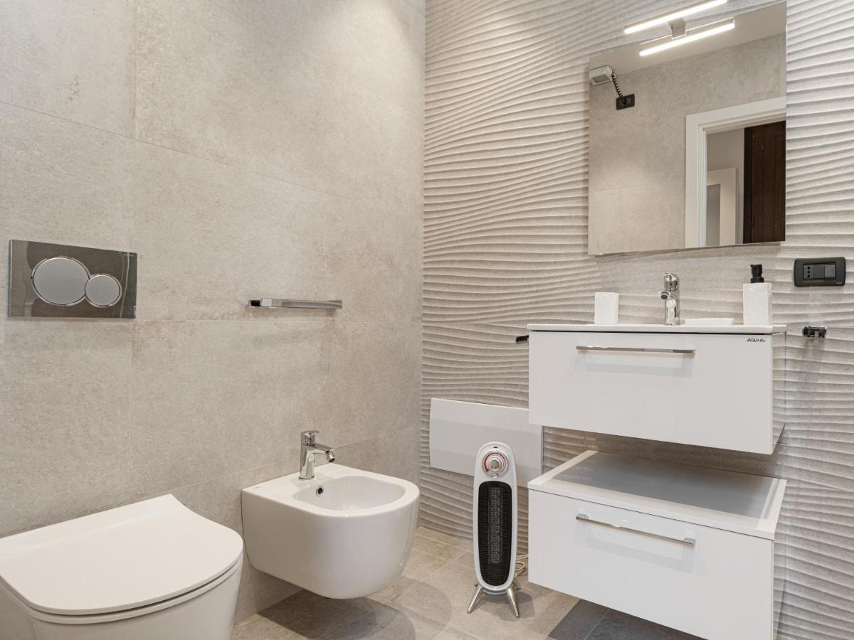 Suite "Le Vele" In The Heart Of The City Cagliari Eksteriør billede